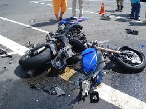 car bike clashed one died in una.